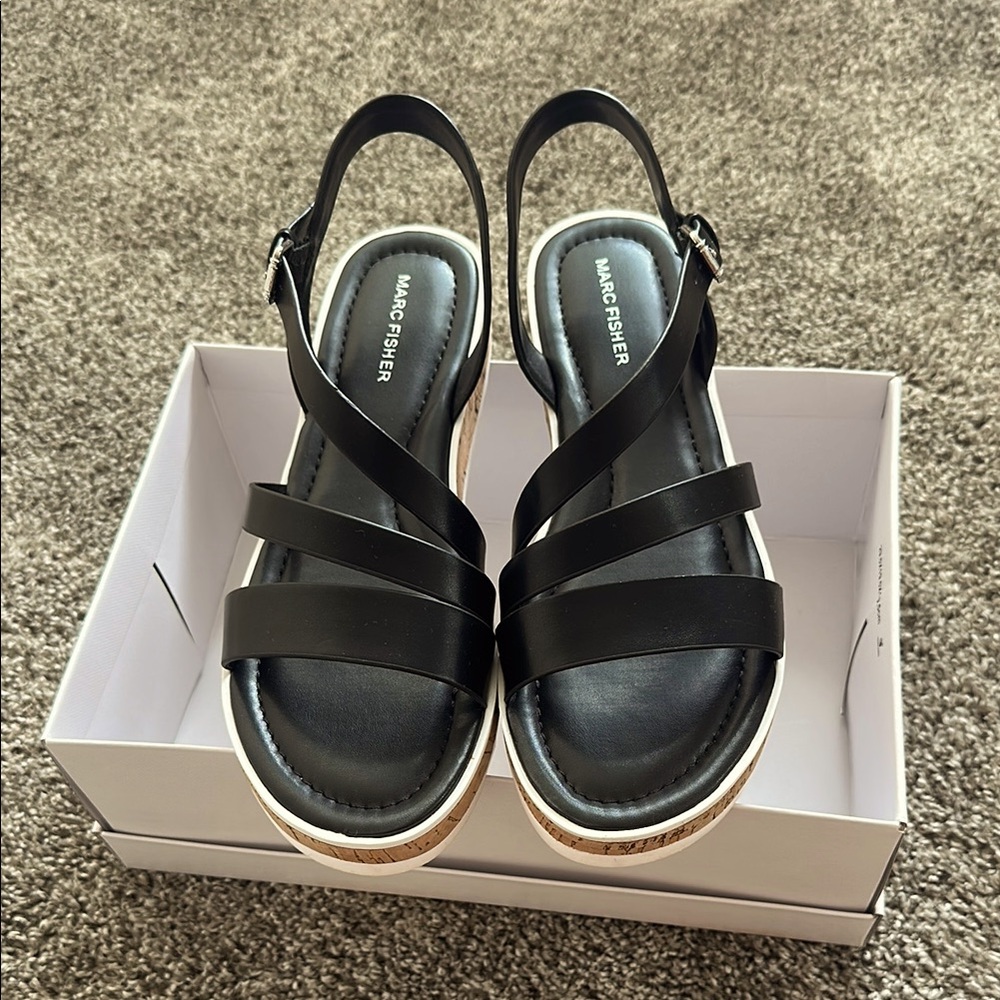 Marc Fisher GOGET Black Strappy Sandals EUC SZ 9.5
